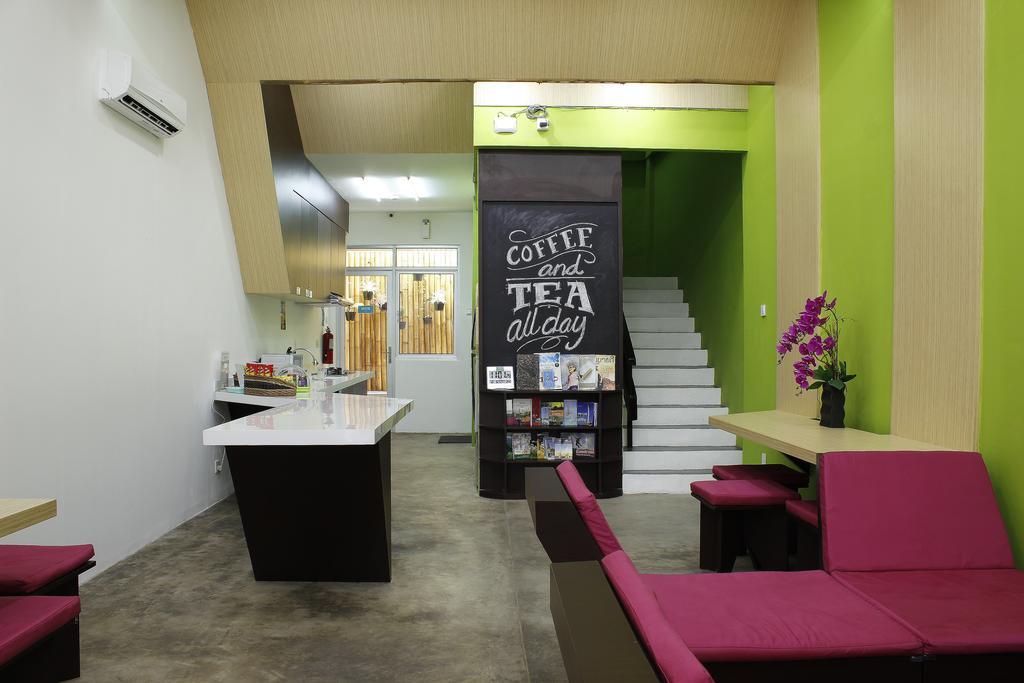 Teduh Hostel Kota Tua Jakarta Extérieur photo