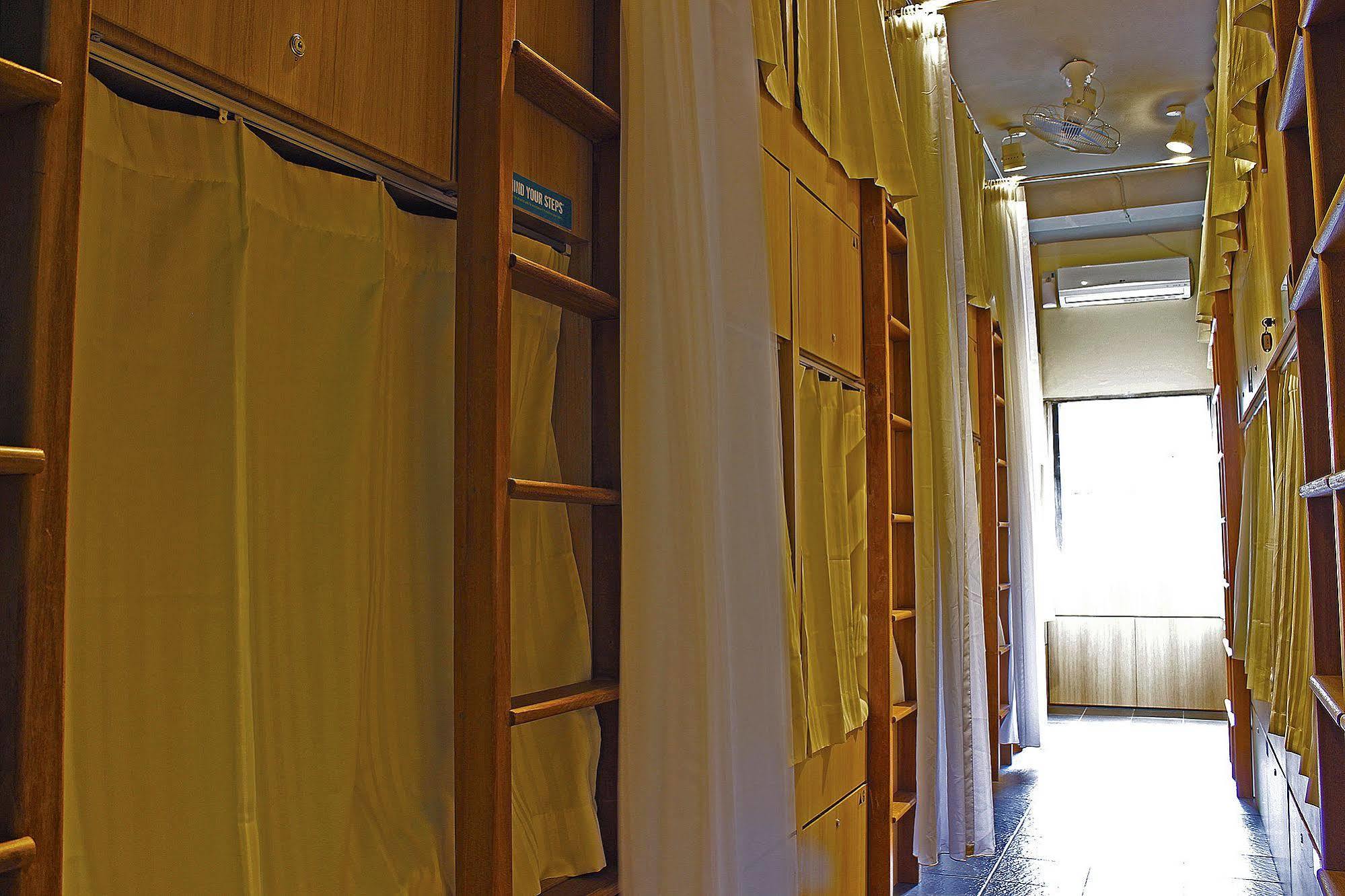 Teduh Hostel Kota Tua Jakarta Extérieur photo