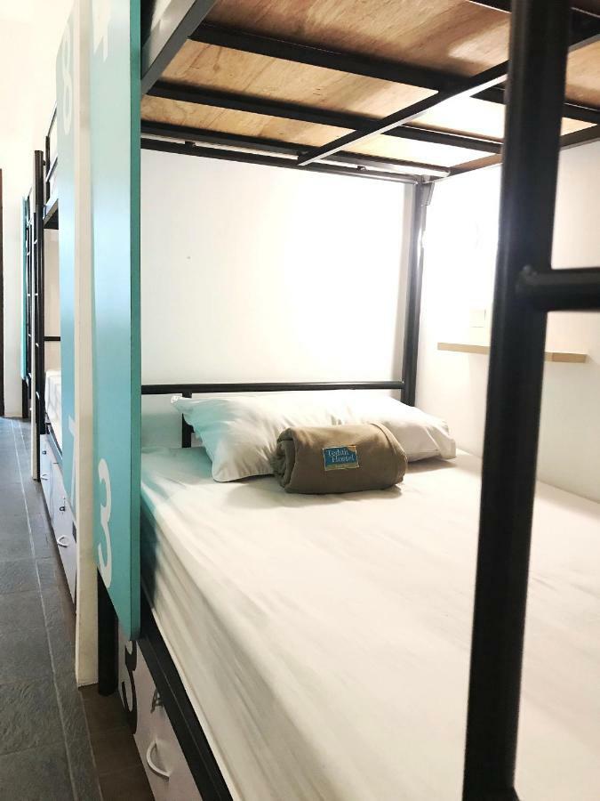 Teduh Hostel Kota Tua Jakarta Extérieur photo